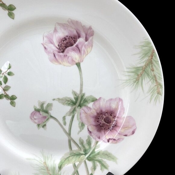 Lenox Holiday Winter Garden Anemone and Wintergreen Dinner Plate 11.25" White - Picture 10 of 10